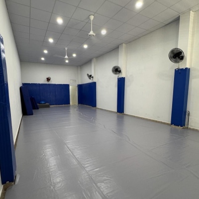 아크로바틱 홀 임대