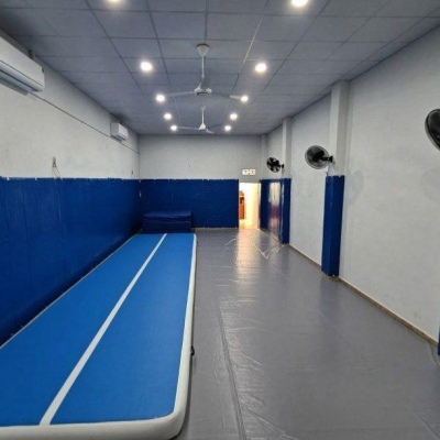 아크로바틱 홀 임대