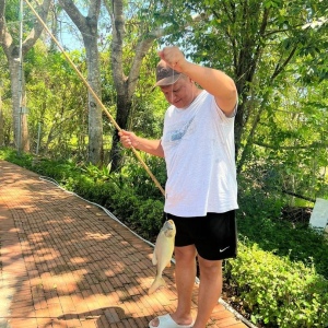 칸라니 호수에서 낚시하기