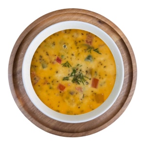 크리미한 연어와 채소가 들어간 수프