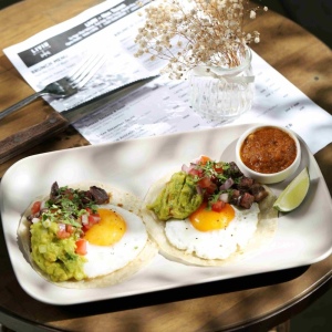 스테이크 & 에그 타코