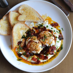 터키 계란과 베이컨